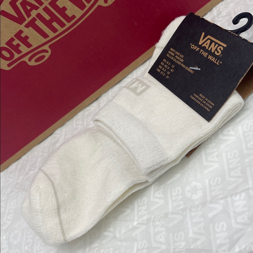 VANS. HALF CREW
HAUTEUR CHENLE CALCETIN DE MEDIA CAÑA
"OFF THE WALL"
1 pair - Picture 10 of 16